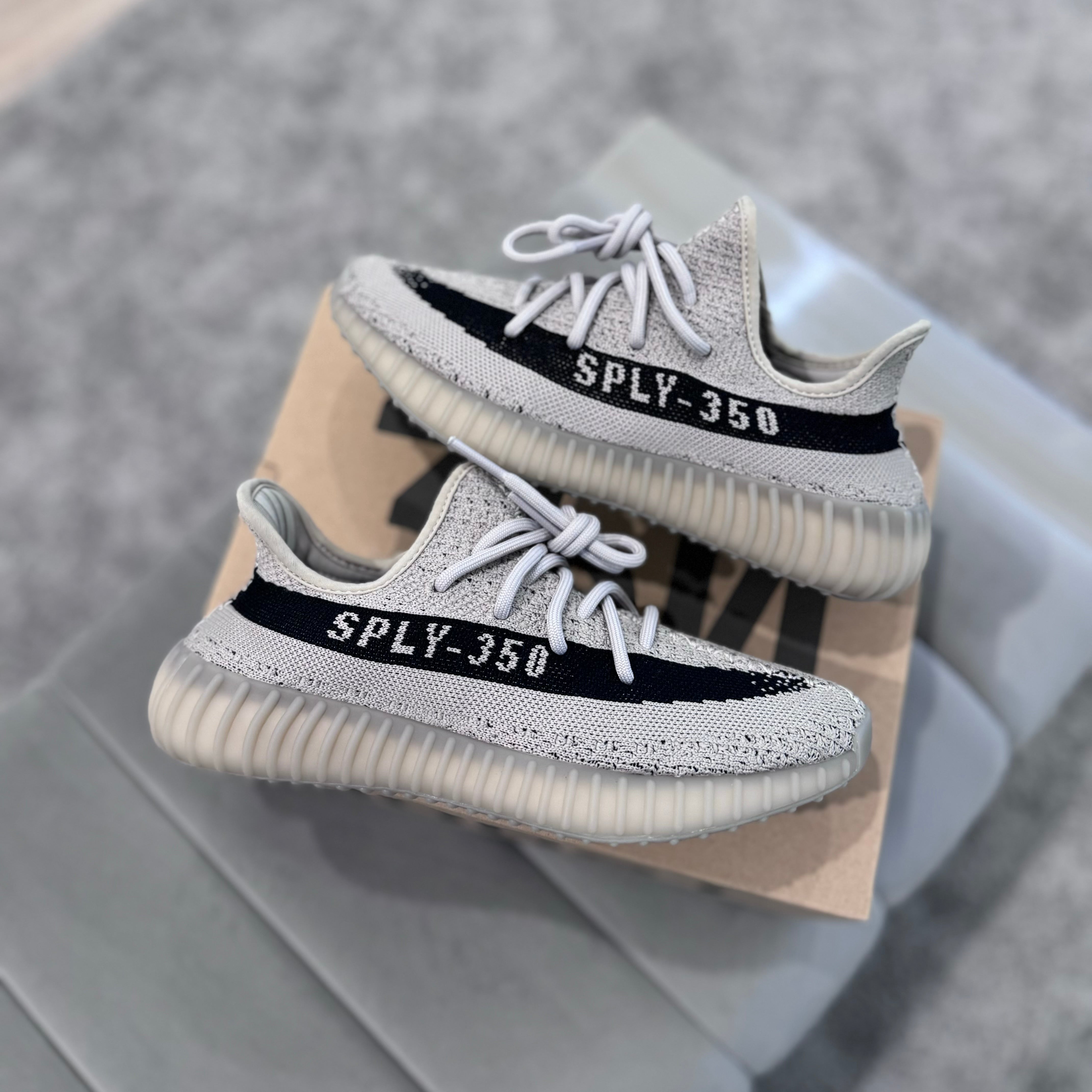 Adidas yeezy outlet zebra 350 94