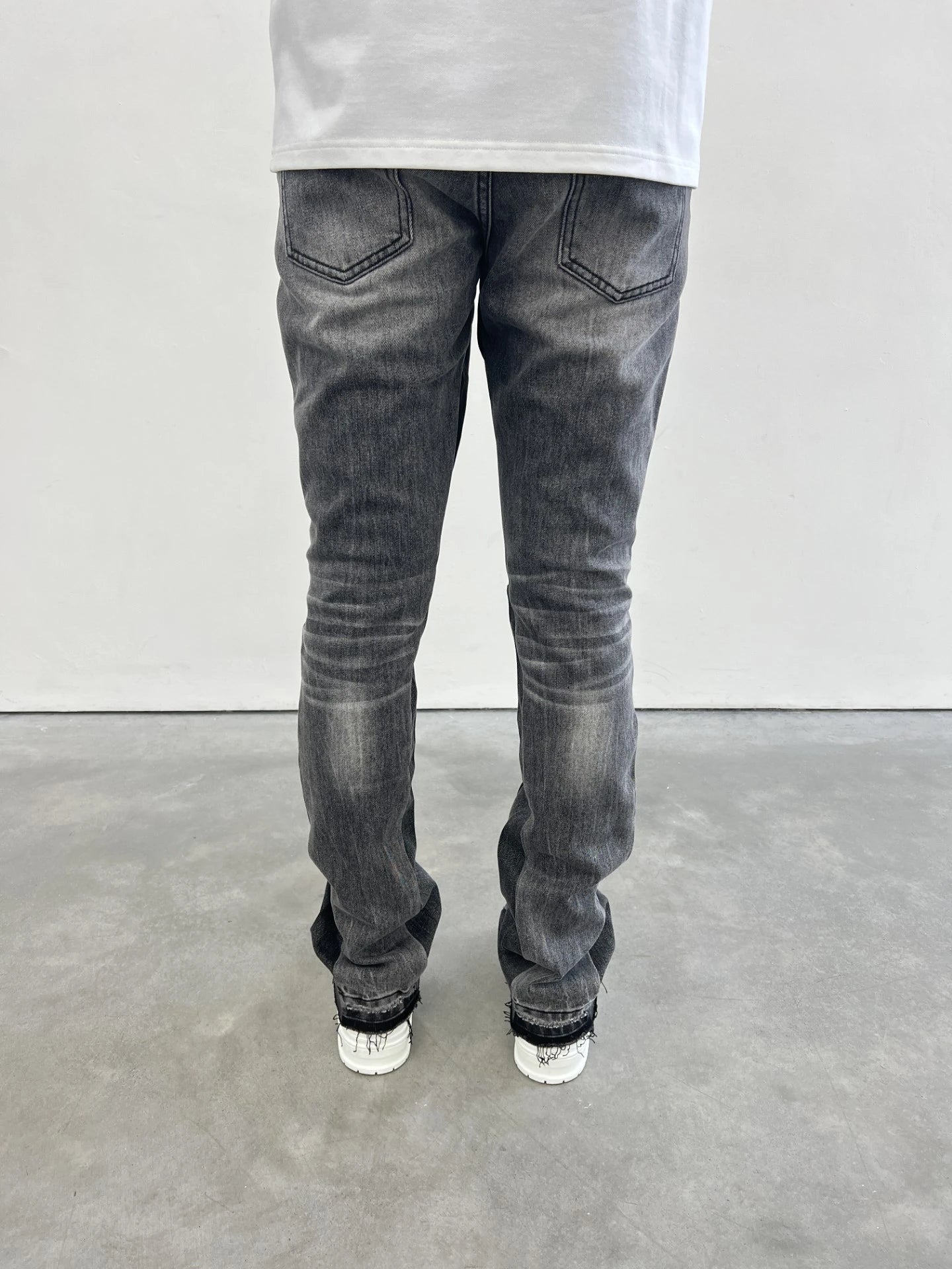 Siarr Flared Jeans Dark Grey