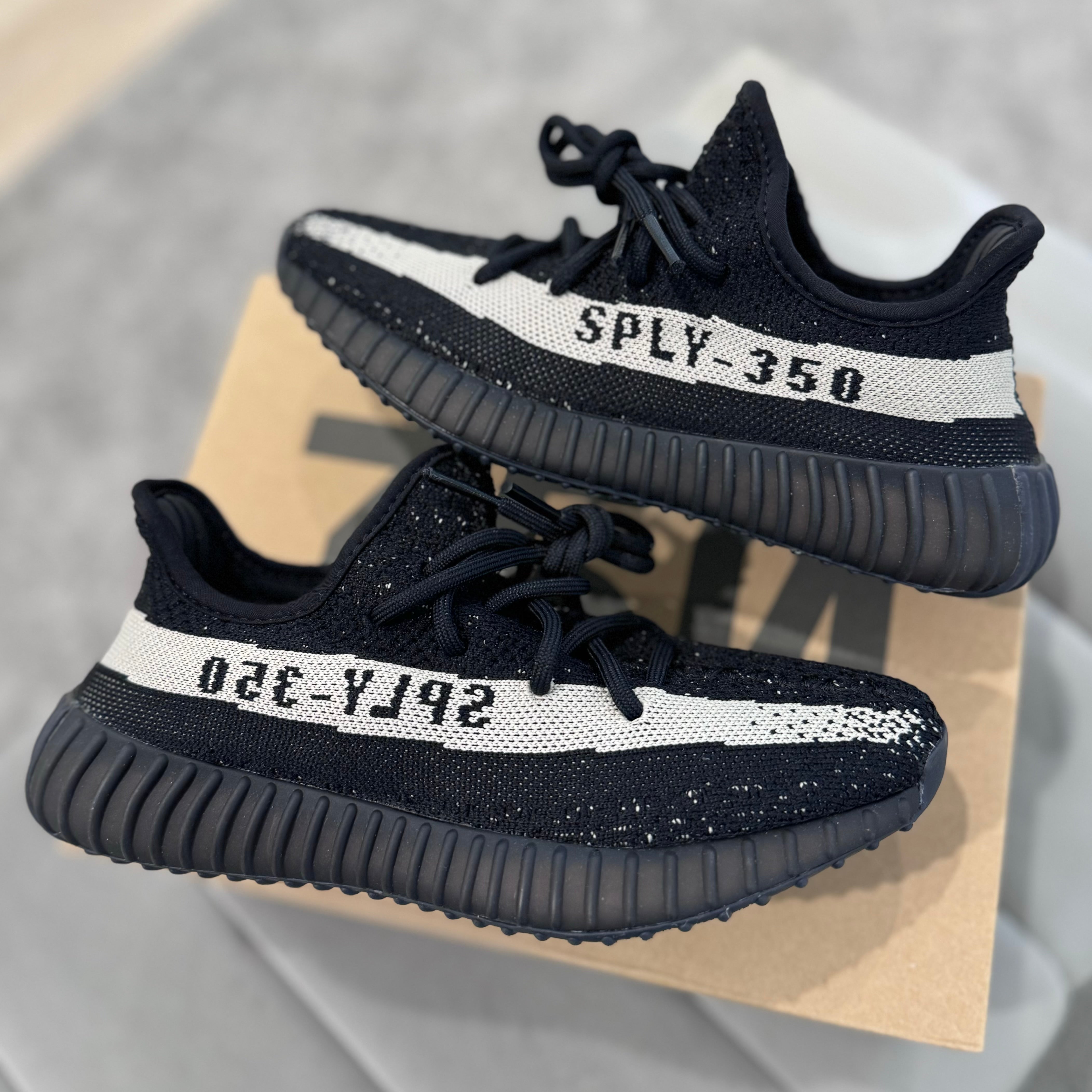 Adidas yeezy oreo original zip best sale