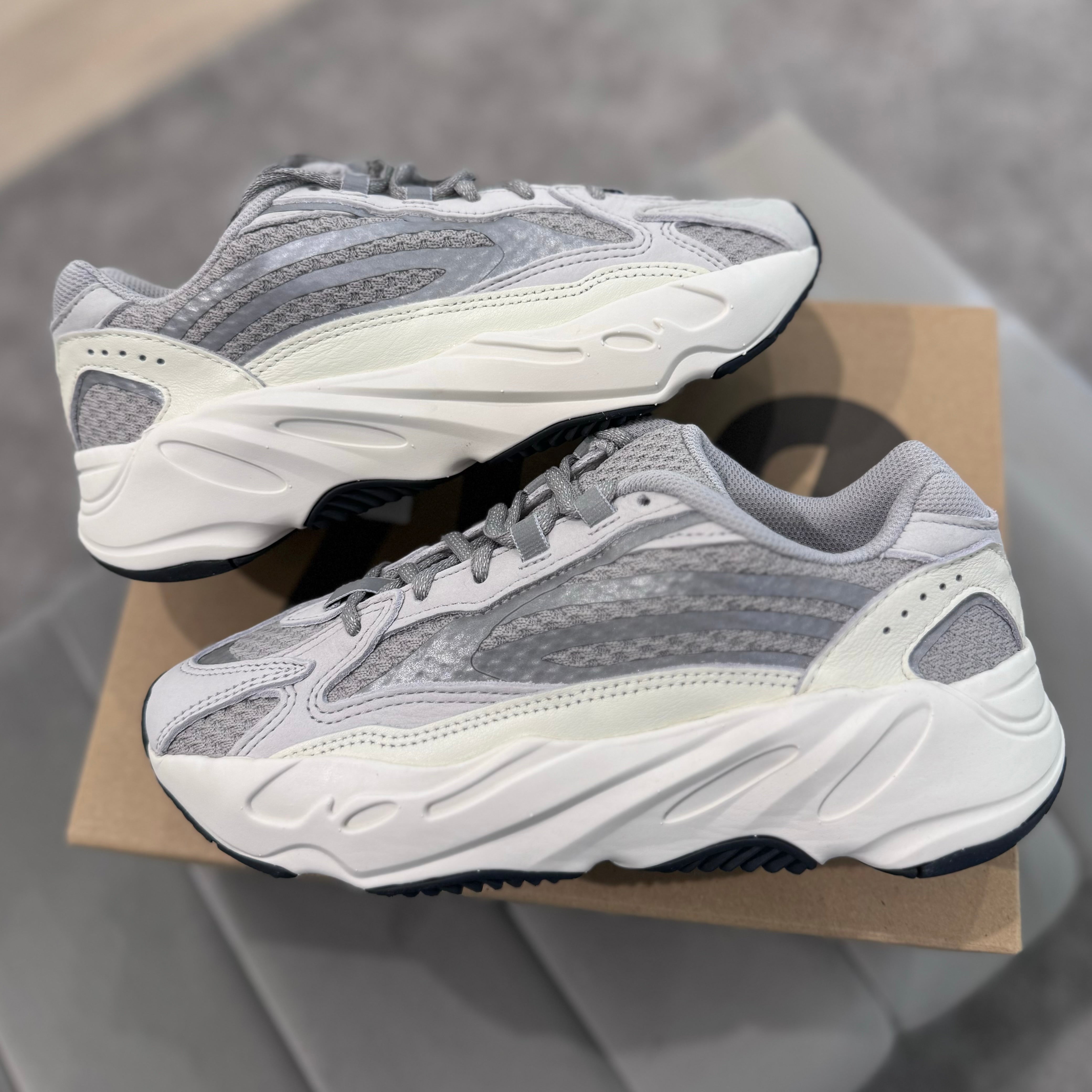 Yeezy 700 best sale static womens