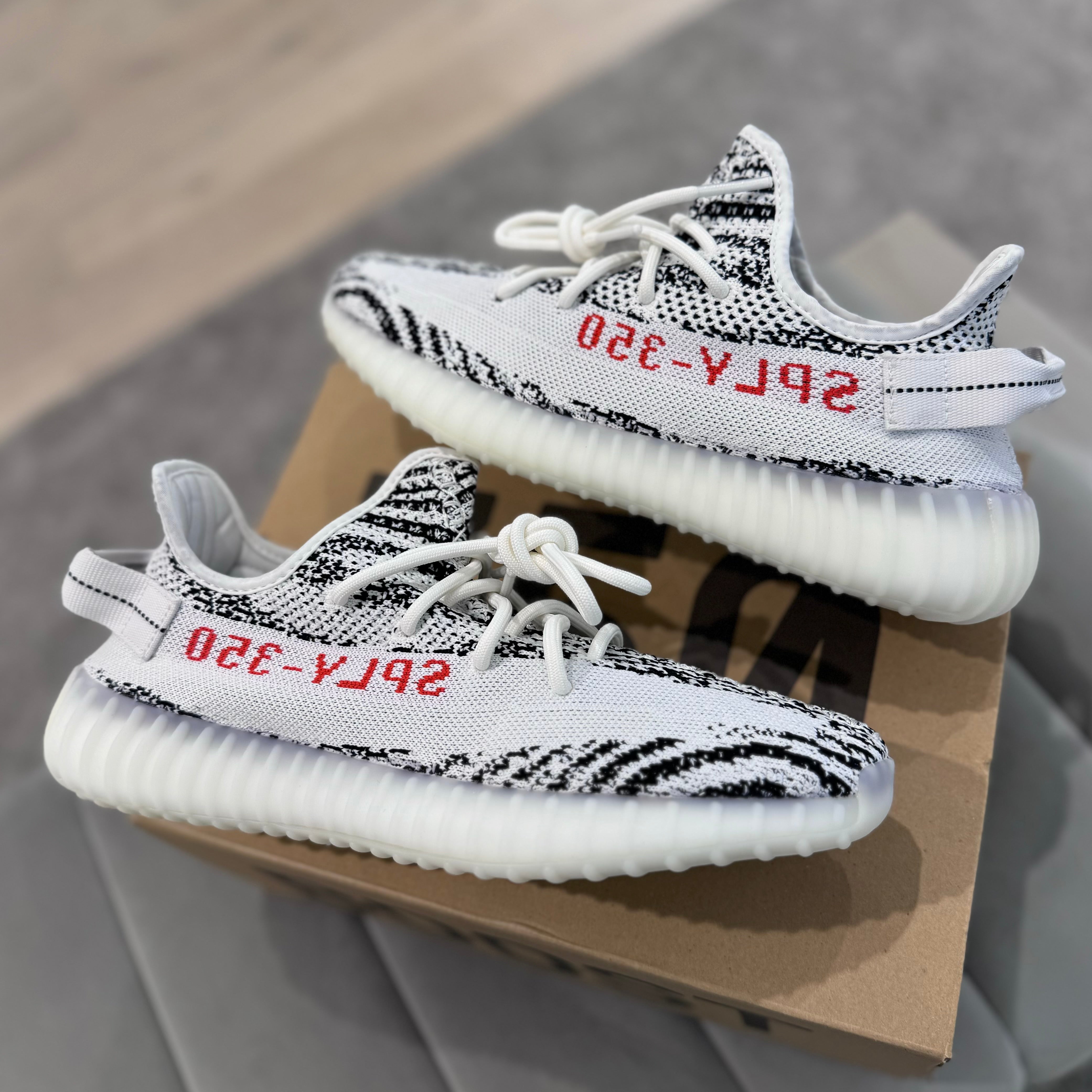 Yeezy 35 hot sale zebra white