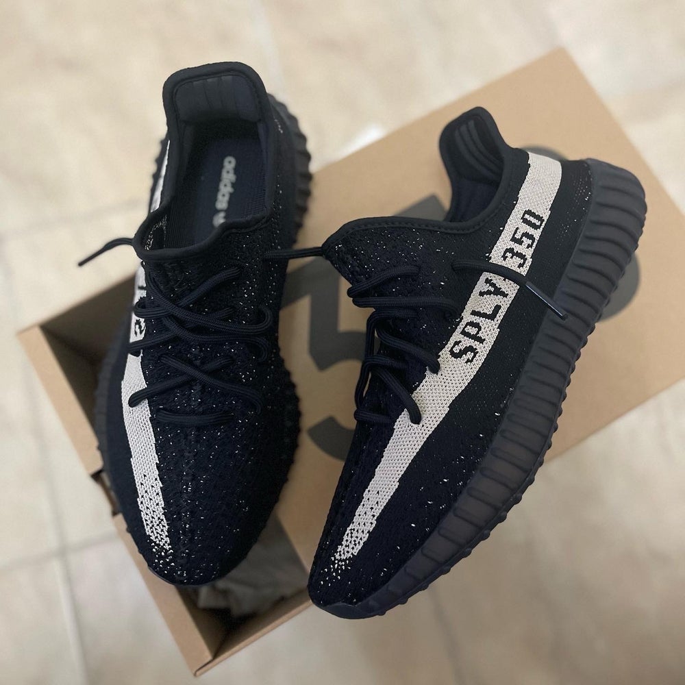 YEEZY 350 V2 'OREO'