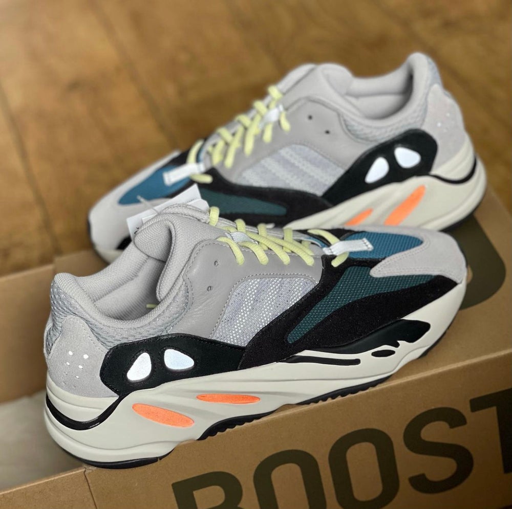 YEEZY 700 OG ‘WAVERUNNER’